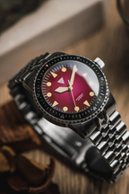 Vertigo Medusa Red
